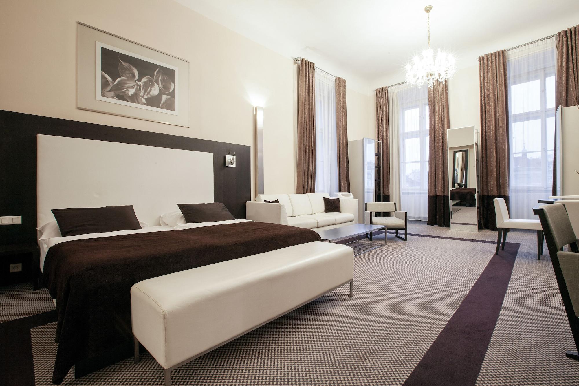 Old Town Square Residence By Emblem Prague Exterior photo