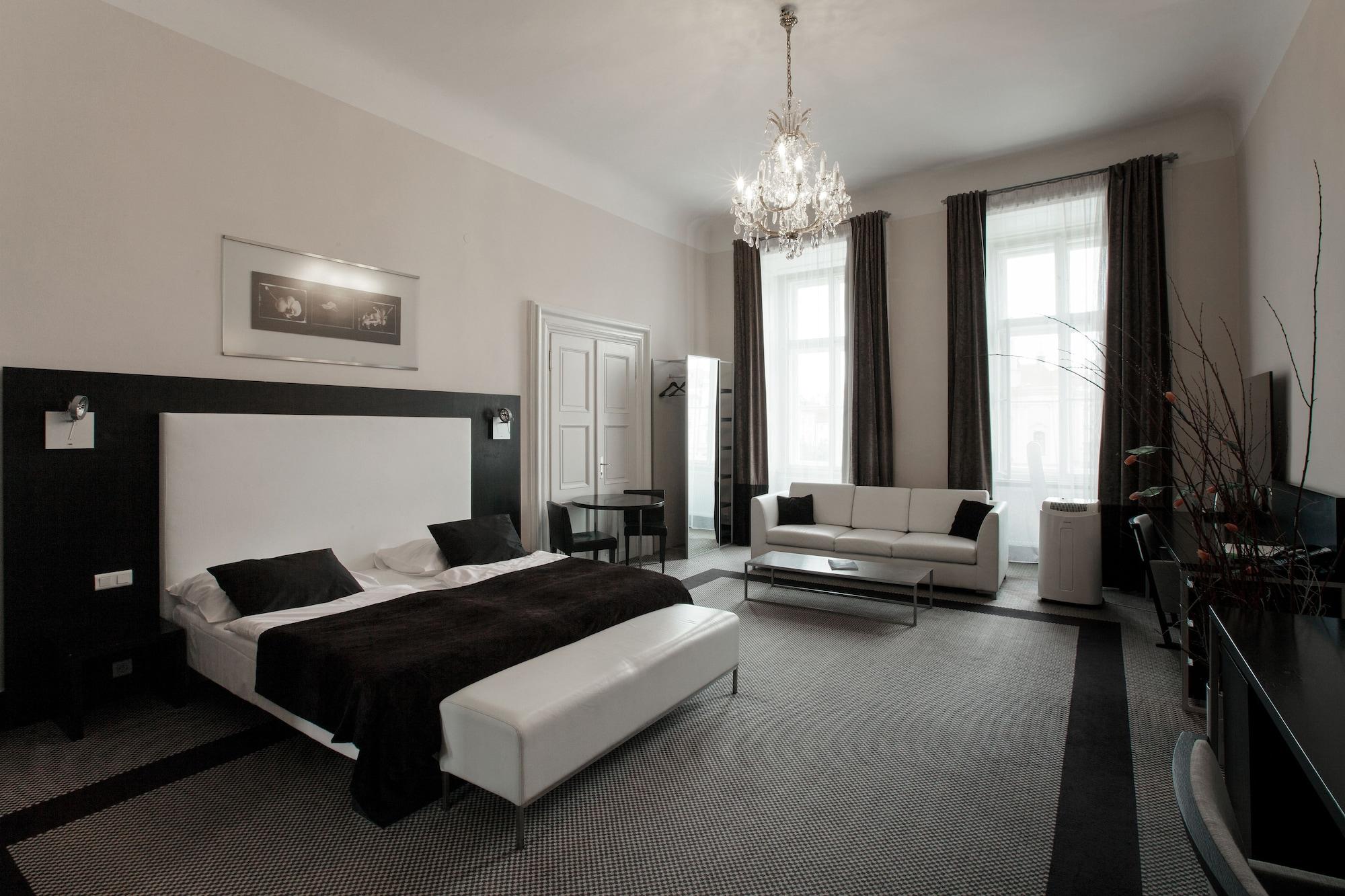 Old Town Square Residence By Emblem Prague Exterior photo