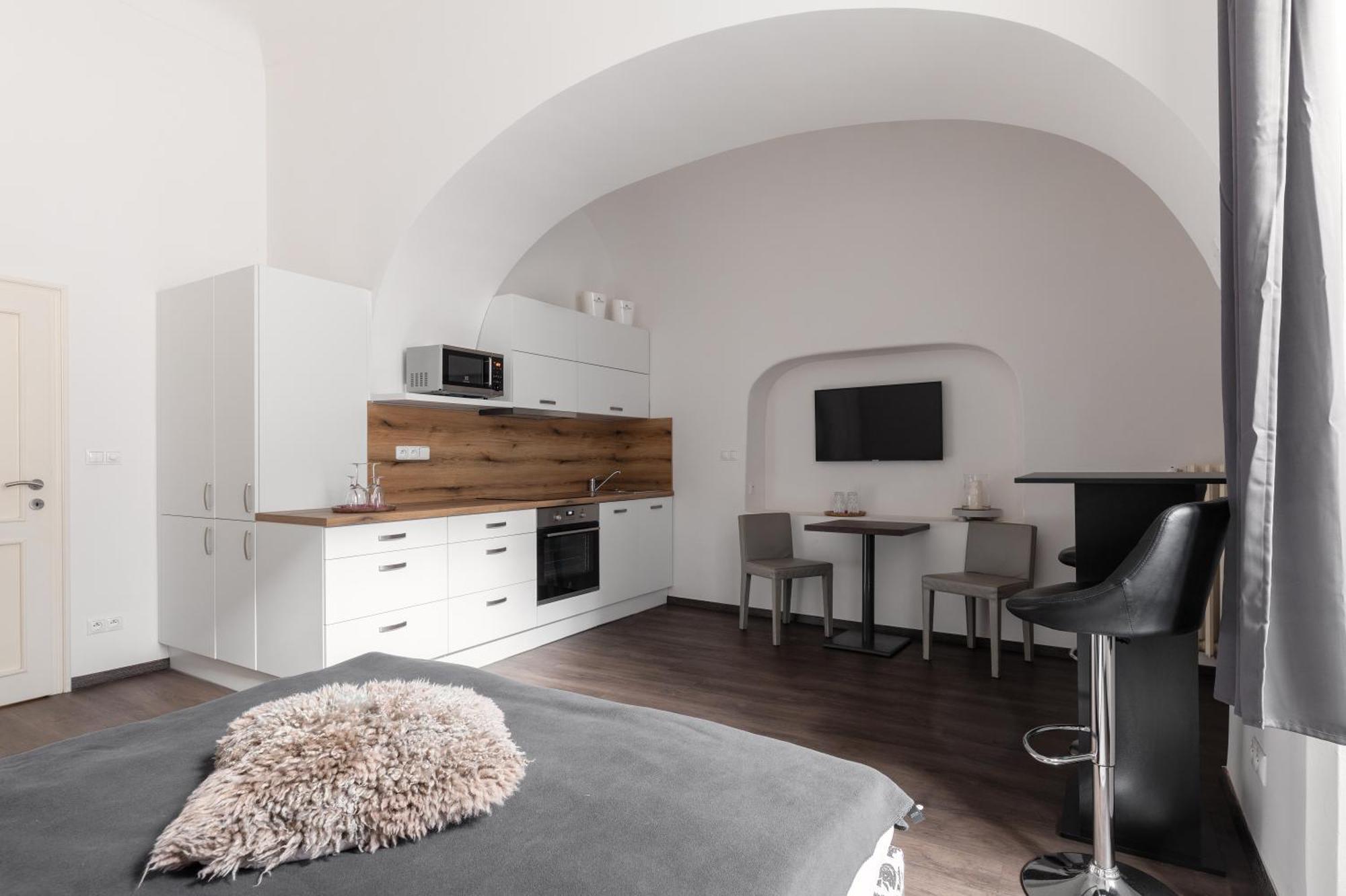 Old Town Square Residence By Emblem Prague Exterior photo